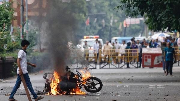 बांगलादेशातील परिस्थिती चिघळली; दिसताच क्षणी गोळ्या घालण्याचे आदेश..!