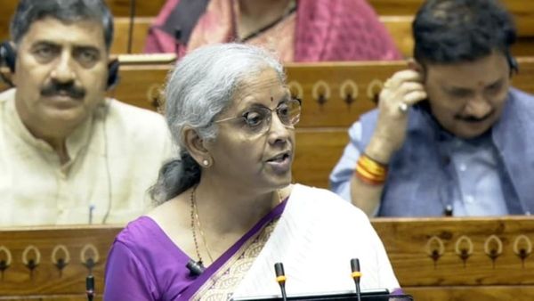 युवकांची बल्ले बल्ले, बघा तरुणांना बजेटमधून काय मिळालं?