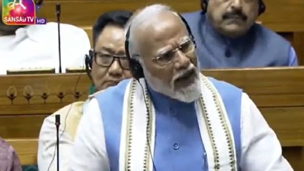 विरोधकांचा प्रचंड तरीही मोदी २ तास बोलत राहीले, काँग्रेसवर सडकून टीका