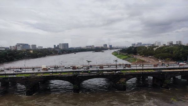 पुण्यात रात्रभर तुफान पाऊस, अनेक भागातील जनजीवन विस्कळीत