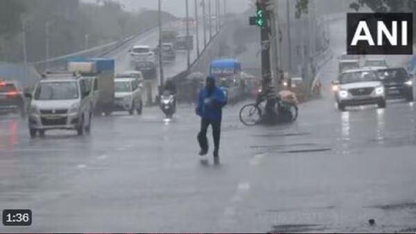 मुंबईत पावसाचा जोर वाढला, पहाटेपासून पावसाला जोरदार सुरुवात