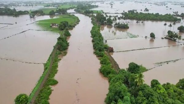गुजरातमध्ये अतिवृष्टीमुळे अनेक ठिकाणी पूर, 29 जणांचा मृत्यू, पीएम मोदींचा मुख्यमंत्र्यांना फोन