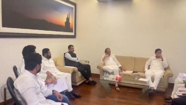 महायुतीची मध्यरात्री बैठक,तिन्ही पक्षांची अडीच तास खलबतं