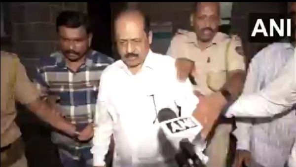 अनिल देशमुख पीएच्या माध्यामातून पैसे घ्यायचे, सचिन वाझेचा गंभीर आरोप