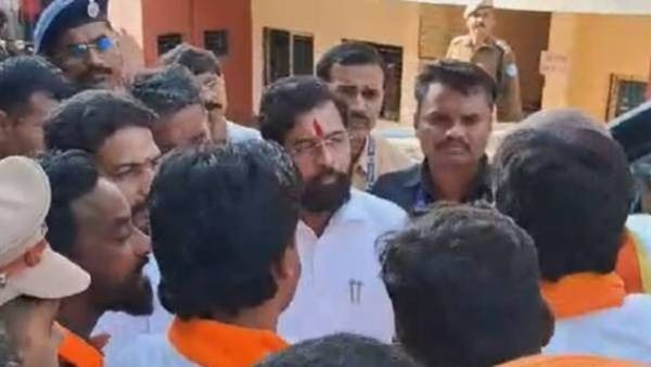 मराठा आंदोलकांनी थेट मुख्यमंत्री शिंदेंना अडवले, आरक्षणाचा प्रश्न सोडविण्याची मागणी, धाराशिवची घटना