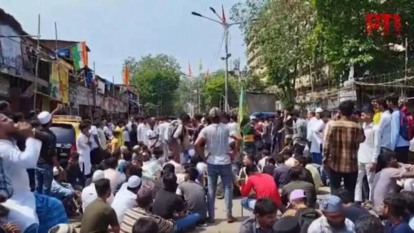 धारावीत 25 वर्षे जुन्या मशिदीचा अवैध भाग तोडण्यावरुन वाद, BMC वाहनांवर दगडफेक, वाहनांची तोडफोड