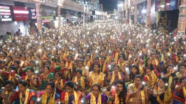 स्त्री शक्तीचा जागर: 'दगडूशेठ' गणपतीसमोर 35 हजार महिलांचे अथर्वशीर्ष पठण व महाआरती