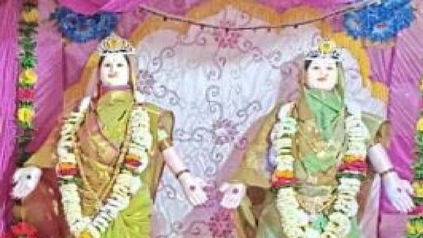 गणपतीपाठोपाठ आज घरोघरी होणार गौरी आगमण, जाणून घ्या मुहूर्त आणि पौराणिक आख्यायिका