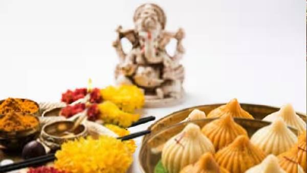 Ganesh Puja & Prasad : गणेशोत्सवात रोज अपर्ण करा, वेगवेगळा नैवेद्य, गणपतीला आवडतात 10 प्रसाद, वाचा