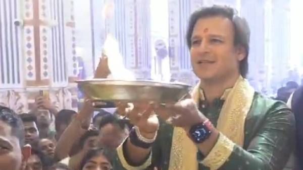बाॅलीवूड स्टार विवेक ओबेराॅयने घेतले दगडूशेठ गणपतीचे दर्शन, व्यक्त केली 'ही' मनोकामना.. वाचा