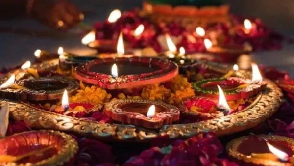 Diwali 2024: या आहेत 10 खास सोशल मीडिया आयडिया, फॉलो करा आणि ही दिवाळी खास बनवा