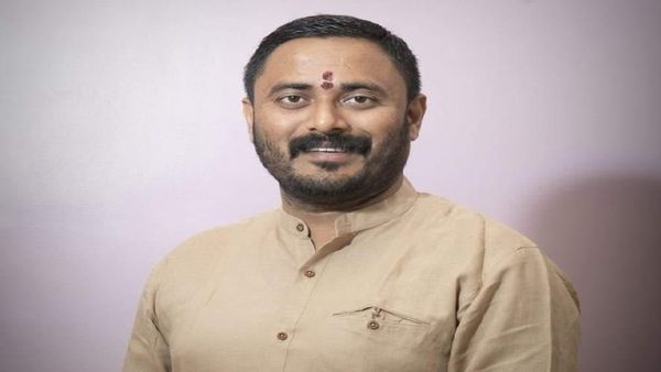 'त्या' आमदाराने केलं नववधूंचं वर्गीकरण; म्हणाला, खेबड्या-बेबड्या मुलींचा गाळ शेतकऱ्यांच्या पोरांना..