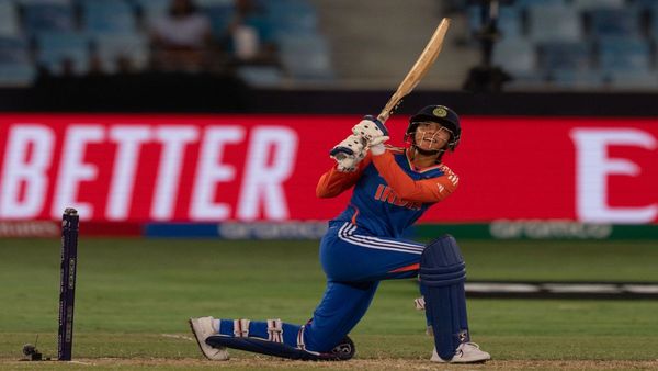 Smriti Mandhana Net Worth: स्मृती मानधना अशी करते करोडोंची कमाई, बॉयफ्रेंडपेक्षा किती आहे श्रीमंत ?