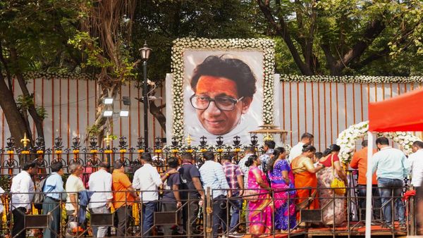 बाळासाहेब ठाकरे नावाचा चमत्कार