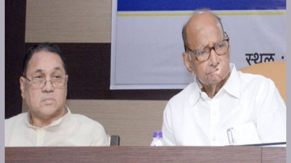 दिलीप वळसे पाटील यांनी घेतली शरद पवारांची भेट; राजकारणात नेमकं काय चाललंय..?