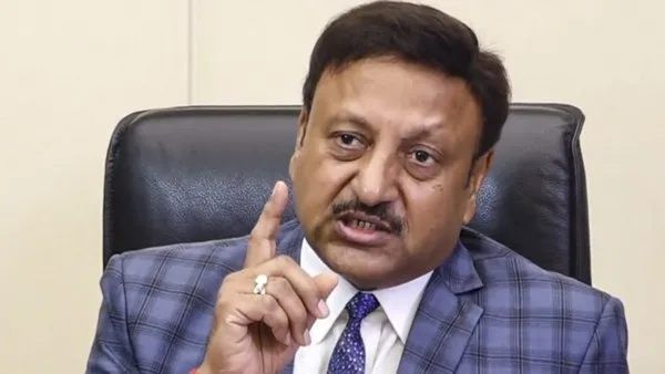 भाजप-काँग्रेसचे टेन्शन वाढले, निवडणूक आयोगाने दोन्हींच्या अध्यक्षांना पाठवली नोटीस