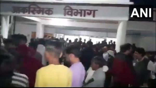 झाशी मेडिकल कॉलेजमध्ये भीषण अपघात, एनआयसीयूमध्ये आग, 10 नवजात बालकांचा मृत्यू