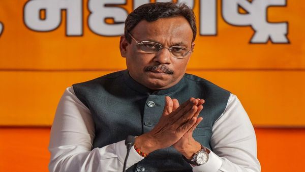 विनोद तावडे-हितेंद्र ठाकुरांमध्ये राडा, पत्रकार परिषद निवडणूक आयोगानं रोखली, आता...