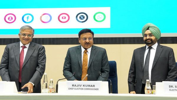 केंद्रीय निवडणूक आयोगाने उचलले मोठे पाऊल; 'या' दिवशी मविआच्या नेत्यांना बोलावले चर्चेला