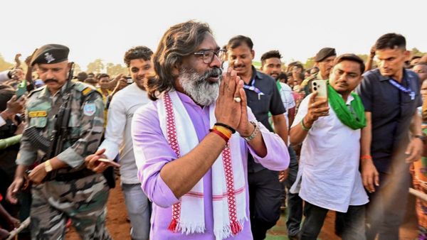 झारखंडमध्ये पुन्हा हेमंत सोरेन यांची लाट, इंडिया आघाडीला स्पष्ट बहुमत, एनडीला पुन्हा धक्का