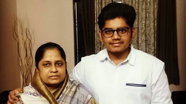 तासगावात रोहित पाटलांचाच जलवा; वडील आर. आर. आबांचा वारसा चालविणार