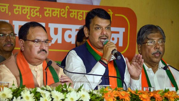 शपथविधीपूर्वी एकनाथ शिंदे नाराज होते का..? स्वतः फडणवीसांनी केला मोठा खुलासा