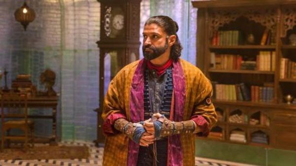 बॉलिवूडमधील या दोन दिग्गज कलाकारांचा आज वाढदिवस, गिफ्ट पाहून अभिनेता झाला जाम खूश