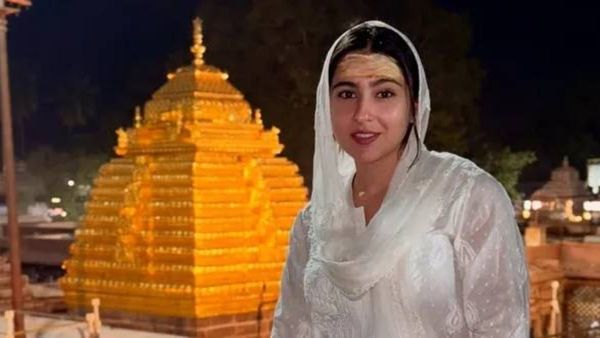 कपाळावर चंदनाचा टिळा सारा अली खान हात जोडून भगवान भोलेनाथांच्या भक्तीत तल्लीन