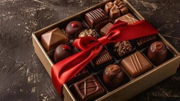 Happy Chocolate Day 2025 : तुमच्या जोडीदाराला द्या गोड शुभेच्छा पाठवा, हे स्वीट मॅसेजेच वाचा