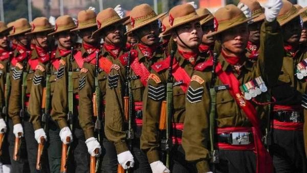 Jobs in Assam Rifles: भारतीय सैन्यात सामील होण्याची संधी, दहावी उत्तीर्ण देखील अर्ज करू शकतात