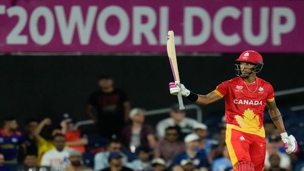 खेळाडू आहे की नशेडी, दिग्गज क्रिकेटपटूकडे आढळला 9 किलो गांजा, विमानतळावर पोलिसांकडून अटक