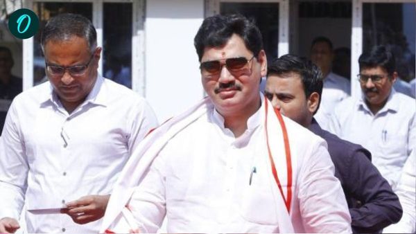 'मला अर्धांगवायू नाही,मला बेल्स पाल्सी आहे', मंत्री पाटील यांच्या विधानावर धनंजय मुंडेंचं स्पष्टीकरण