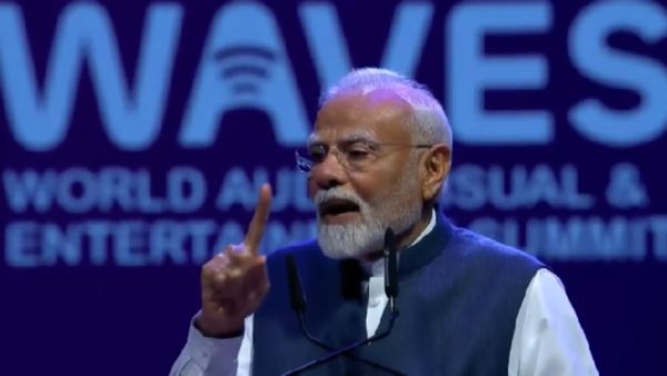 PM मोदी महाराष्ट्र दिनी मुंबईत; Wavesसमिटमध्ये मराठीत शुभेच्छा! PM काय म्हणाले 6 मुद्यांत जाणून घ्या