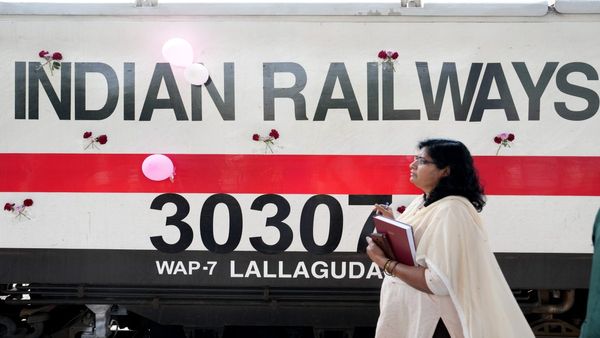 IRCTC चं शानदार टूर पॅकेज, मिळणार धार्मिक स्थळांच्या दर्शनाचा लाभ