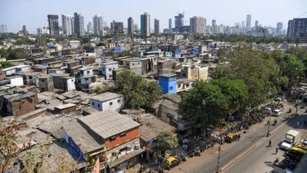 गौतम अदानी करणार मुंबईतील धारावी झोपडपट्टीचे आधुनिक टाऊनशिपमध्ये रूपांतर
