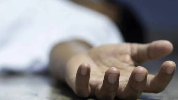 कामाच्या ताणाने घेतला जीव! चिठ्ठीतून व्यक्त झाली भावना, बँक व्यवस्थापकाची आत्महत्या, या शहरातील घटना