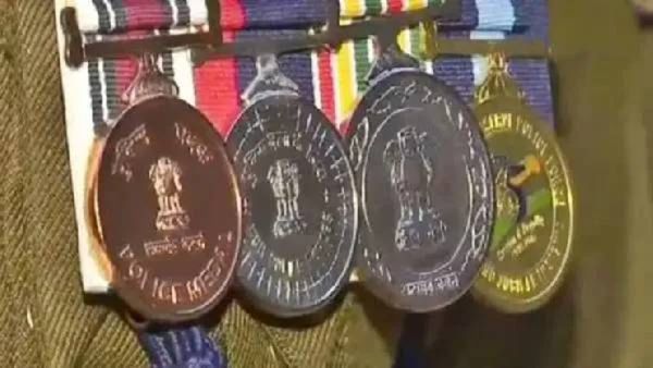 मोठी बातमी! 99 जणांना राष्ट्रपती पदक, 1090 जणांना शौर्यसेवा पदकं, कुंभारे, गौर, रेड्डी यांचा सन्मान