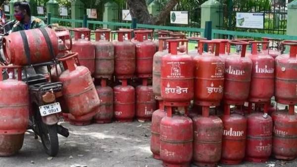 एलपीजी गॅस दराबाबत मोठी बातमी! ऑक्टोबरमध्ये घरगुती, व्यावसायिक सिलेंडरच्या किमती वाढणार की घटणार?
