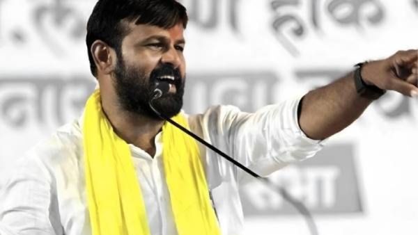 'ओ लक्ष्मण सर... जनाची नाही तर मनाची ठेवा'; पैशांची ऑफर स्वीकारताच तरुणाने काढली हाकेंची 'लाज'