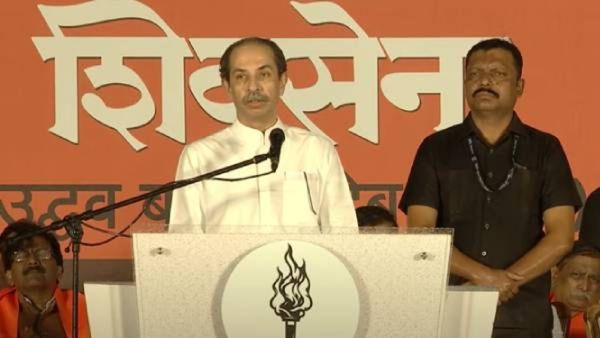 'जानवं घालाल अन् मुंबई अदानीच्या घशात टाकाल...; उद्धव ठाकरेंचा मोहन भागवतसह भाजपवर हल्लाबोल