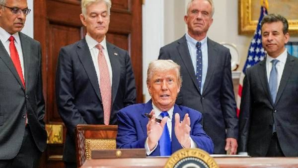 Donald Trump : डोनाल्ड ट्रम्पंचा पुन्हा मोठा टॅरीफ बाॅम्ब! थेट 25 टक्के कर लावला! कुणाला धक्का? वाचा