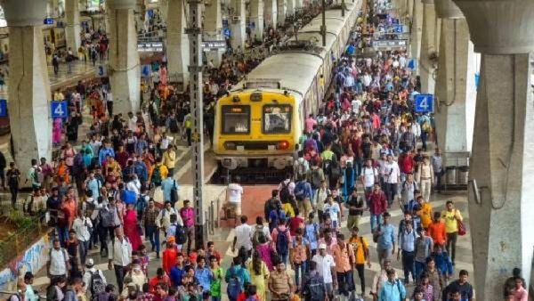 सावधान! आज मुंबई लोकलचा तिन्ही मार्गांवर 'मेगाब्लाॅक'; प्रवास करण्यापूर्वी ब्लॉकची वेळ नक्की तपासा!