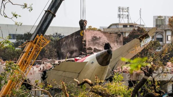 अहमदाबाद विमान अपघात : तांत्रिक बिघाड की 'घातपात' ; ब्लॅक बॉक्समधील संभाषणाने खळबळ