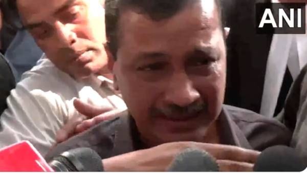 दिल्ली मद्य घोटाळ्यातून केजरीवाल सिसोदियांची निर्दोष मुक्तता! माध्यमांशी बोलताना रडले केजरीवाल VIDEO