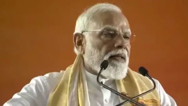 LDF-UDFच्या 'आळी-पाळी'ने केरळचे नुकसान!; PM मोदींची केरळमध्ये गर्जना; 10,800 कोटींची भेट!