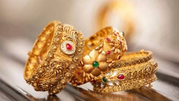 Gold Demand Drops in India price of gold is decreasing Gold Demand Drops in India price of gold is decreasing