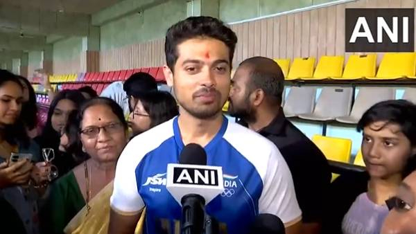 Paris Olympics 2024 Swapnil Kusale reaches Pune Latest Update Marathi News