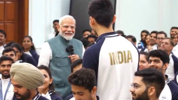 PM narendra Modi Interaction with Paris Olympics indian athletes latest news in marathi
