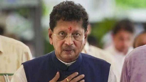 Deepak Kesarkar s reaction to the fallen statue of Shivaji Maharaj in Rajkot