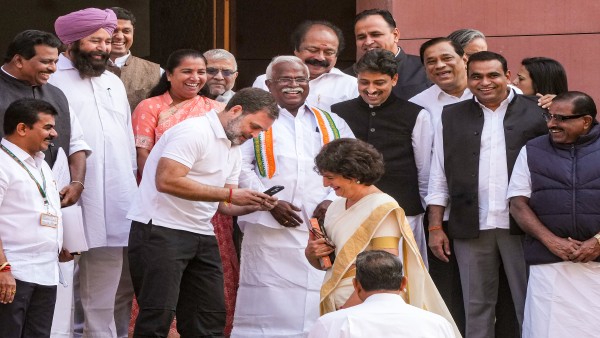 Rahul Gandhi stopped Priyanka Gandhi